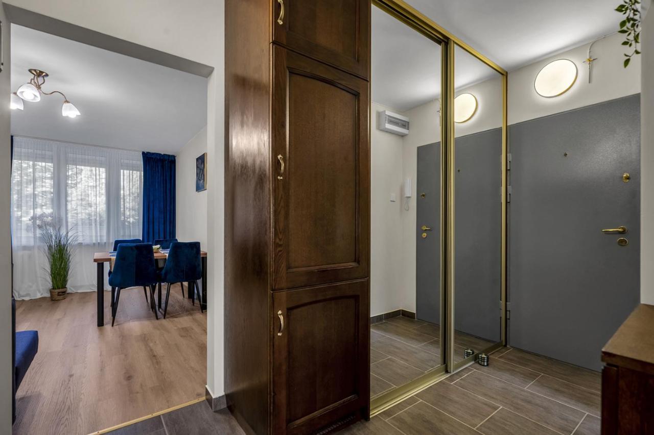 Wola Kolo Blue Apartment Warsaw